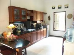 Beach front villa with swimming pool close to Negombo from European owner