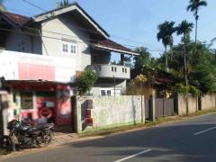 2 houses with 40p land for sale