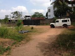 Elevated flat land in residential area,Off Perera Mawatha behind Overseas School