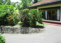 27 p House for Sale in Galle Town - Just 5 -10 minutes drive to Galle city center. 15 minutes walk t