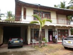 Gampaha Town – 43 perches land with 07 bedroom two storey house