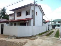 'Single'  and  'Upstairs' House in Kesbewa